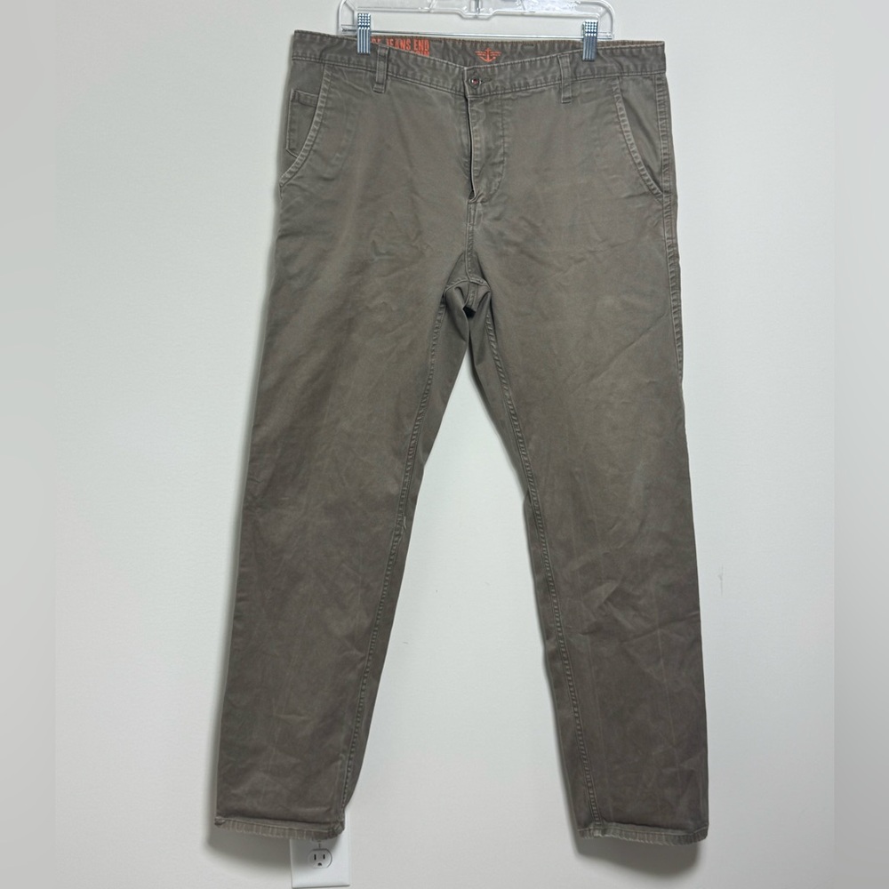 Dockers Slim Tapered Khaki Pants - Men’s W38 L34